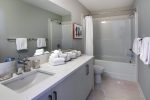J Unit Bathroom In Seton